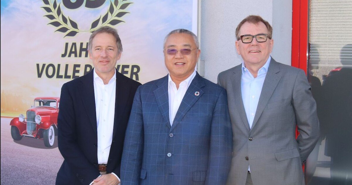 Banner expandiert nach China