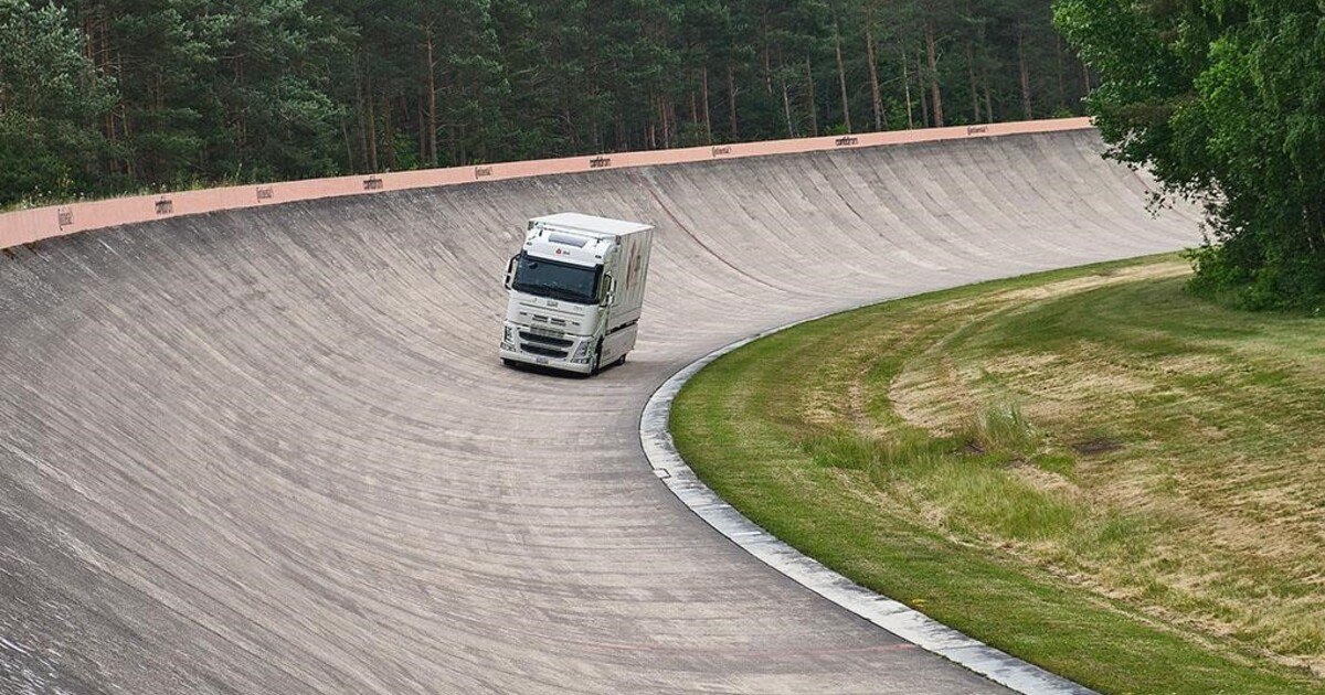 E-Lkw stellt Reichweiten-Weltrekord auf