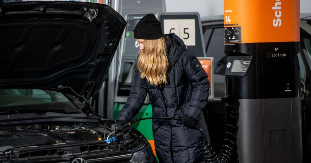 Scheibenreiniger aus der Zapfsäule