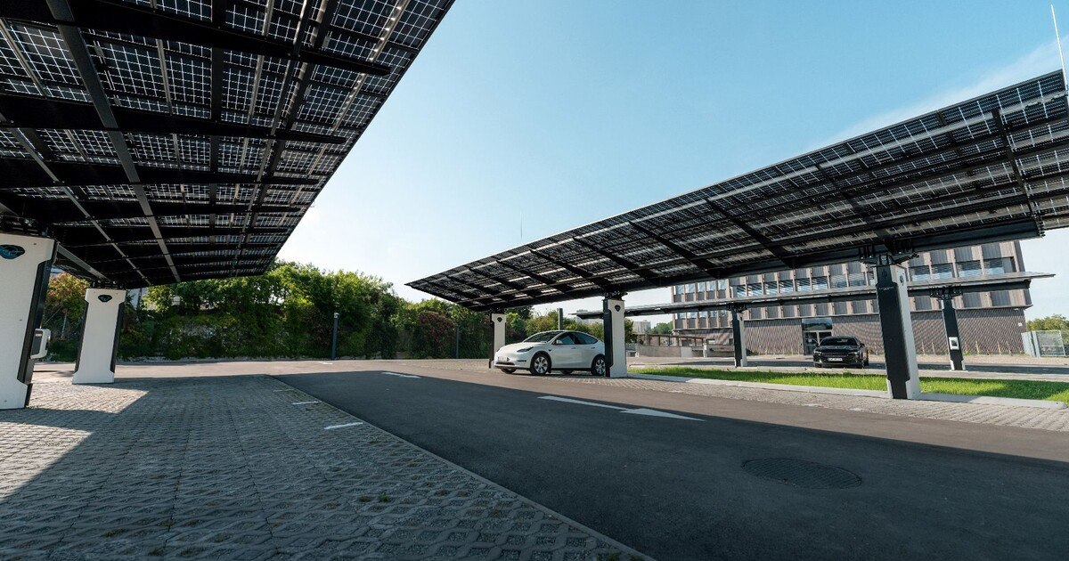 Carports liefern Sonnenstrom